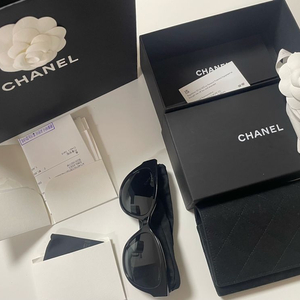 샤넬 하트 선글라스