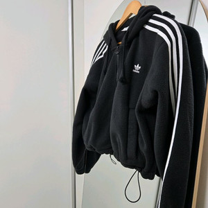 미착용새상품) 아디다스 후리스 집업 여성용 m사이즈