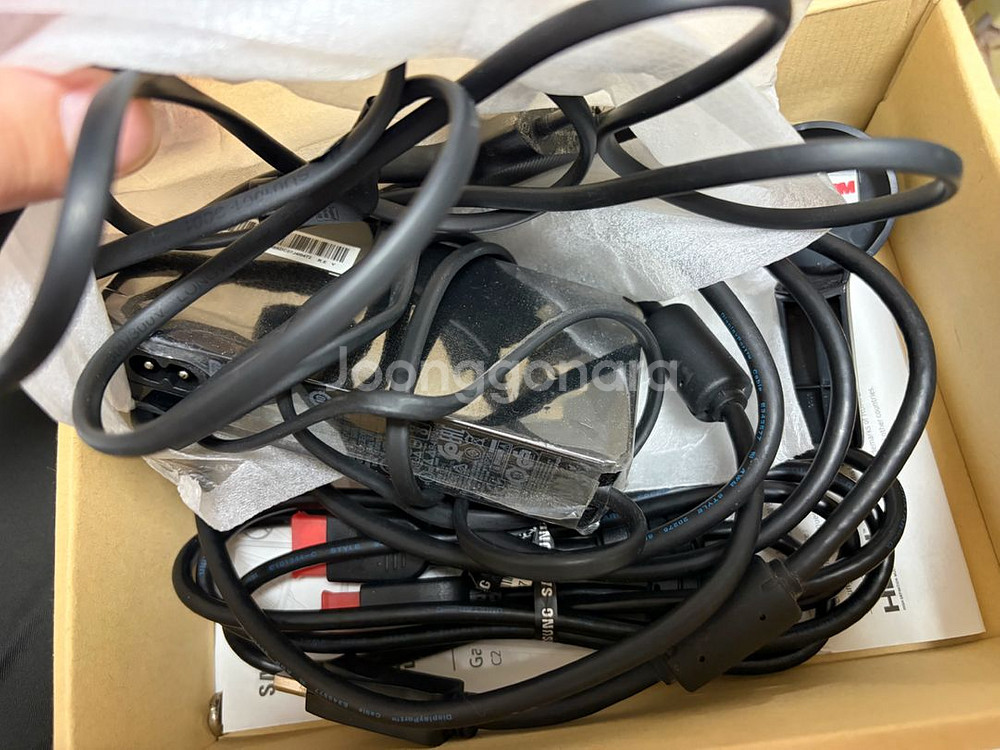 삼성27인치 커브드 모니터 풀박스 판매합니다--3