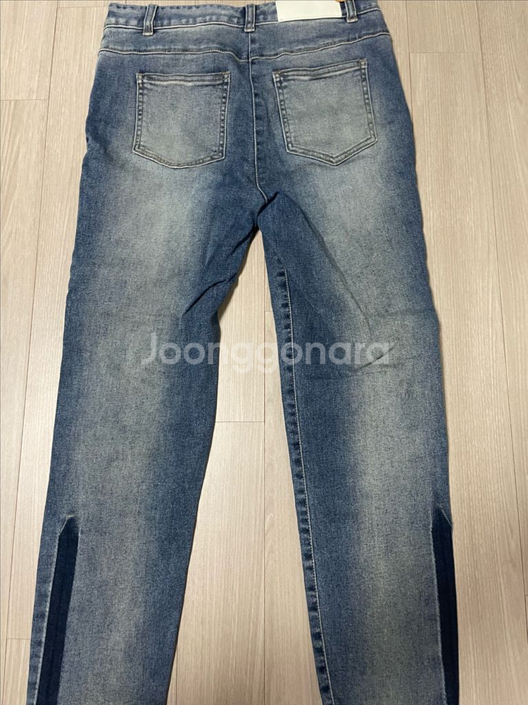 구호 블라우스 3개, 구호 청바지 1개--4