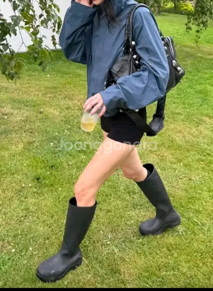 보테가베네타 퍼들 부츠 레인부츠루이비통생로랑프라다로퍼신발운동화구두부츠레인부츠스니커즈생로랑아식스나이키디올에르메스샤넬--9