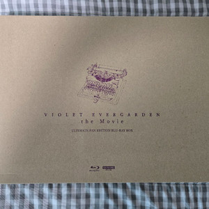 바이올렛 에버가든 the Movie 팝니다.