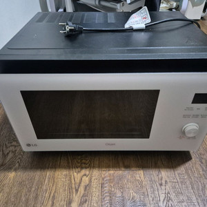 LG 오브제컬렉션 광파오븐 MLJ39EW 20만에 팝니다.