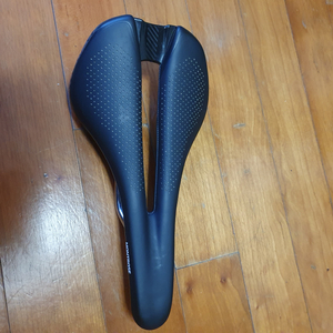 본트레거 몬트로스 엘리트 138 안장