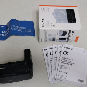 소니정품 A7M3용 VG-C3EM 세로그립(배터리팩)팝니다.