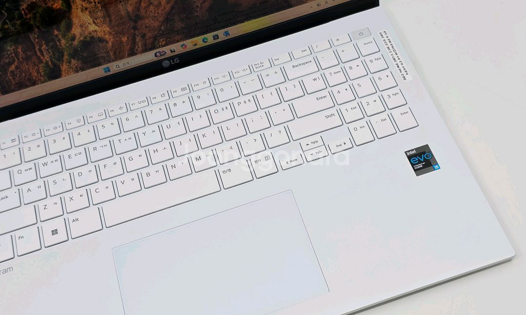 (중고)LG그램 16인치 16Z95P-GA5WK i5/16GB 노트북 화이트--2