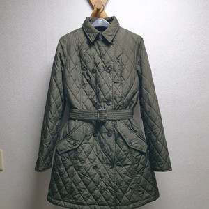 [uk12/66] 바버 벨트 롱퀼팅 카키