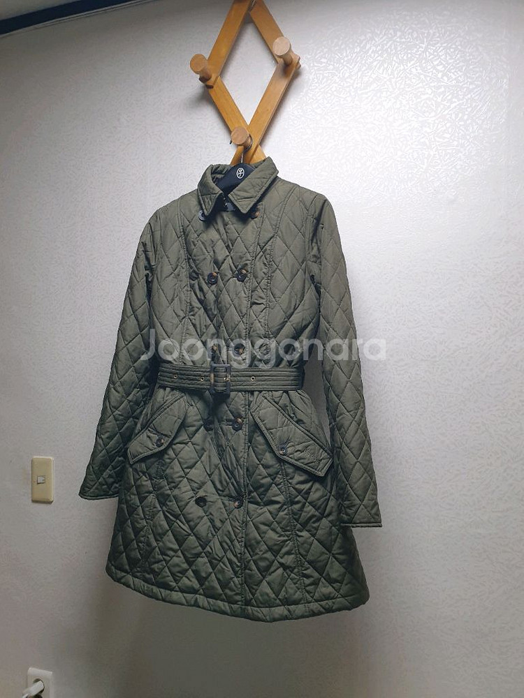 [uk12/66] 바버 벨트 롱퀼팅 카키--2