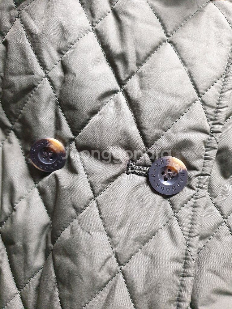 [uk12/66] 바버 벨트 롱퀼팅 카키--3