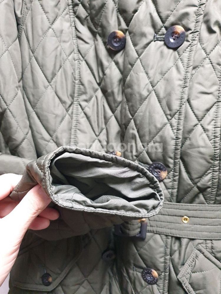 [uk12/66] 바버 벨트 롱퀼팅 카키--6