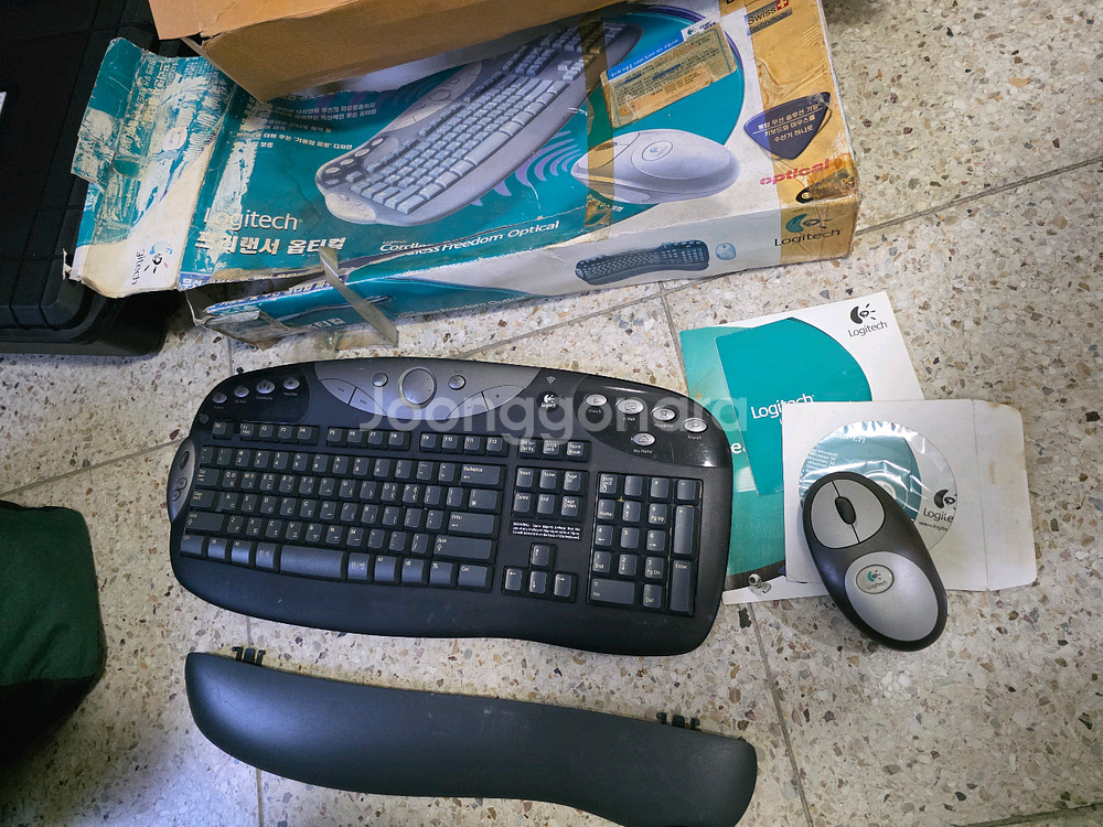 2000년대 추억의 로지텍 무선 키보드 마우스 세트--0