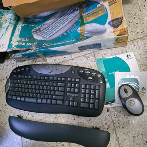 2000년대 추억의 로지텍 무선 키보드 마우스 세트