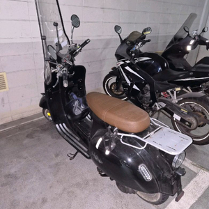 125cc 스쿠터 23년식 모데나125