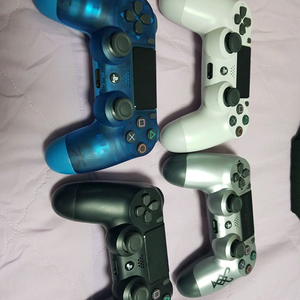 듀얼쇼크4 신형 제조일자 2022 이후생산품들