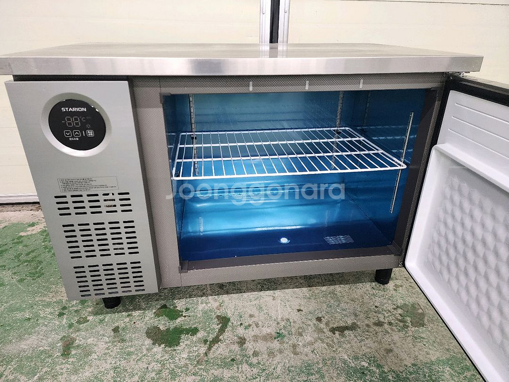 스타리온 1200 테이블 냉동고--2