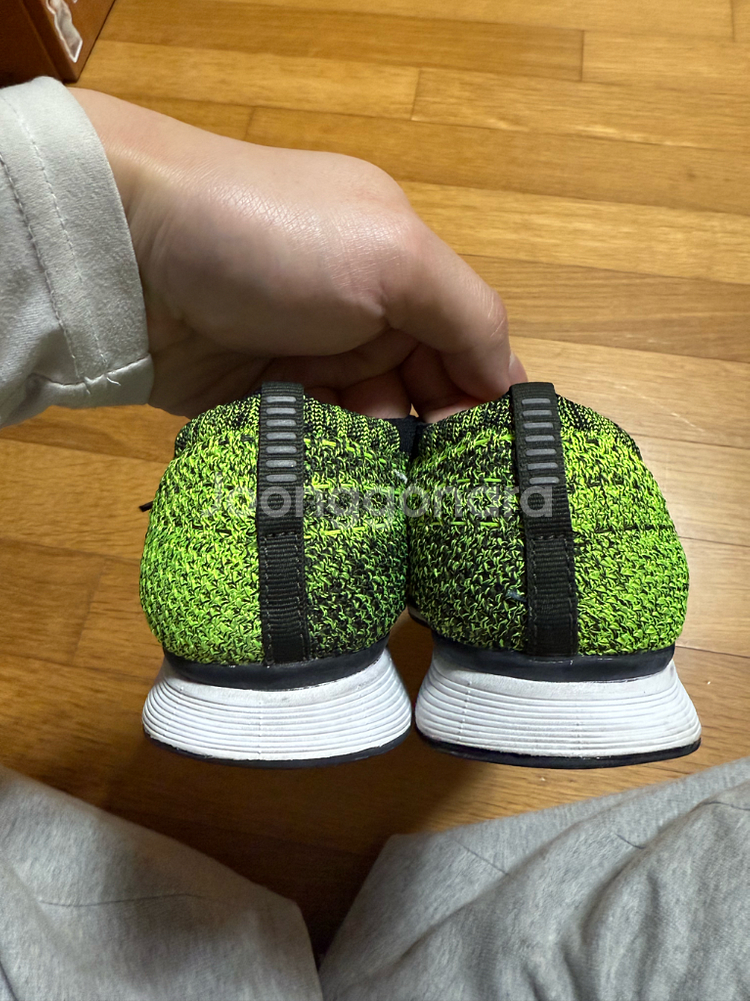 255 나이키 플라이니트 레이서--1