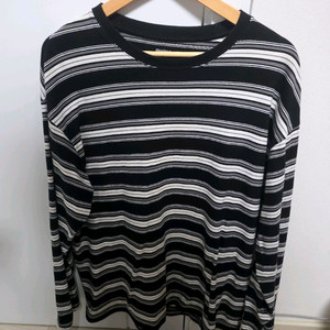 [L]무신사 스탠다드 클러스터 스트라이프 릴렉스드 긴소매 티셔츠 [블랙]