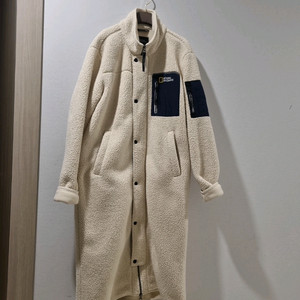 내셔널지오그래픽 뽀글이 롱코트 아이보리