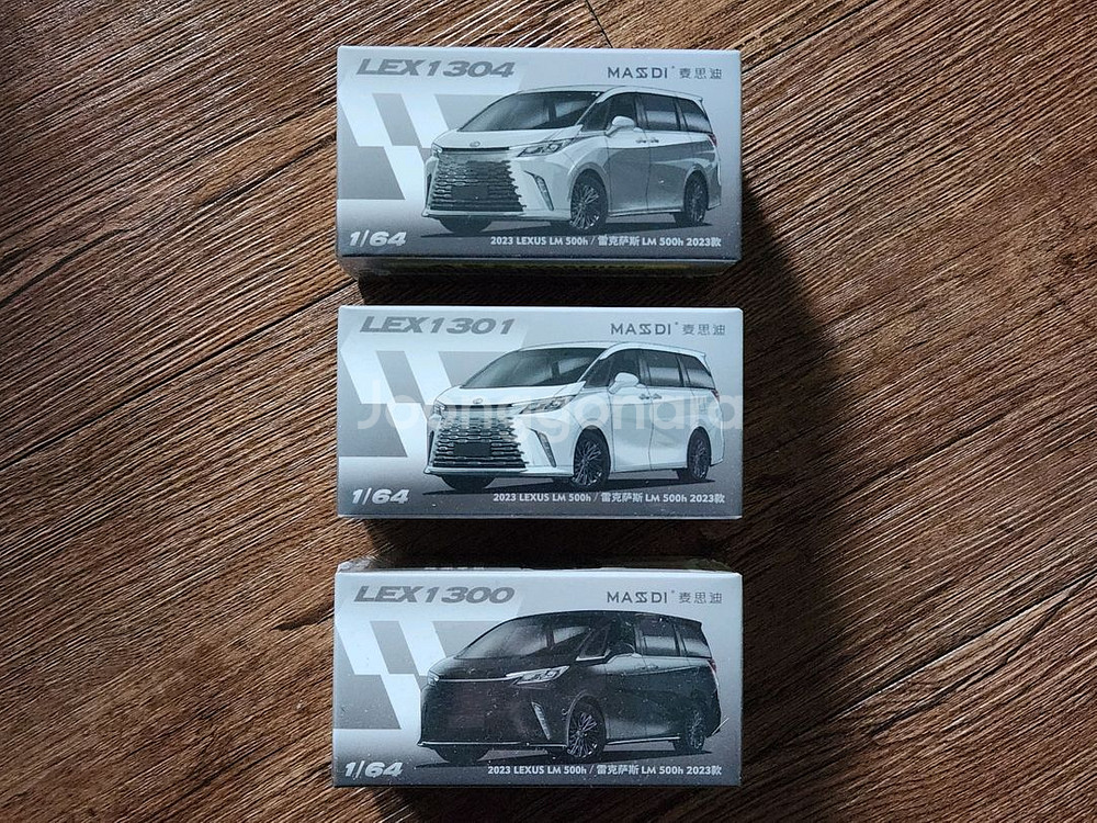 Massdi 1/64 2023 렉서스 LM 다이캐스트--0