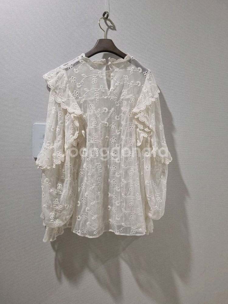 오즈세컨 레이스 프릴 블라우스--4