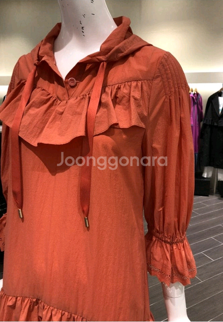 한섬 오즈세컨 캉캉프릴 원피스--1