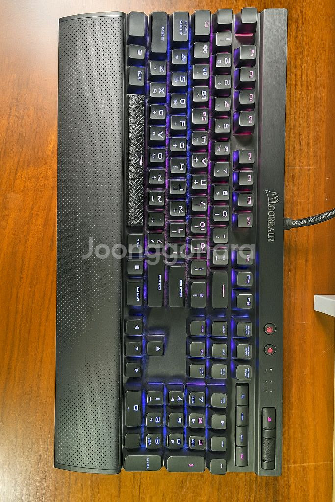 K70 LUX RGB 게이밍 키보드--0