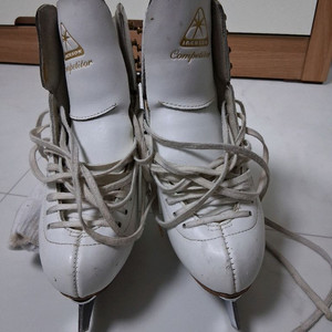 잭슨 피겨스케이트화 4 1/2B (225)