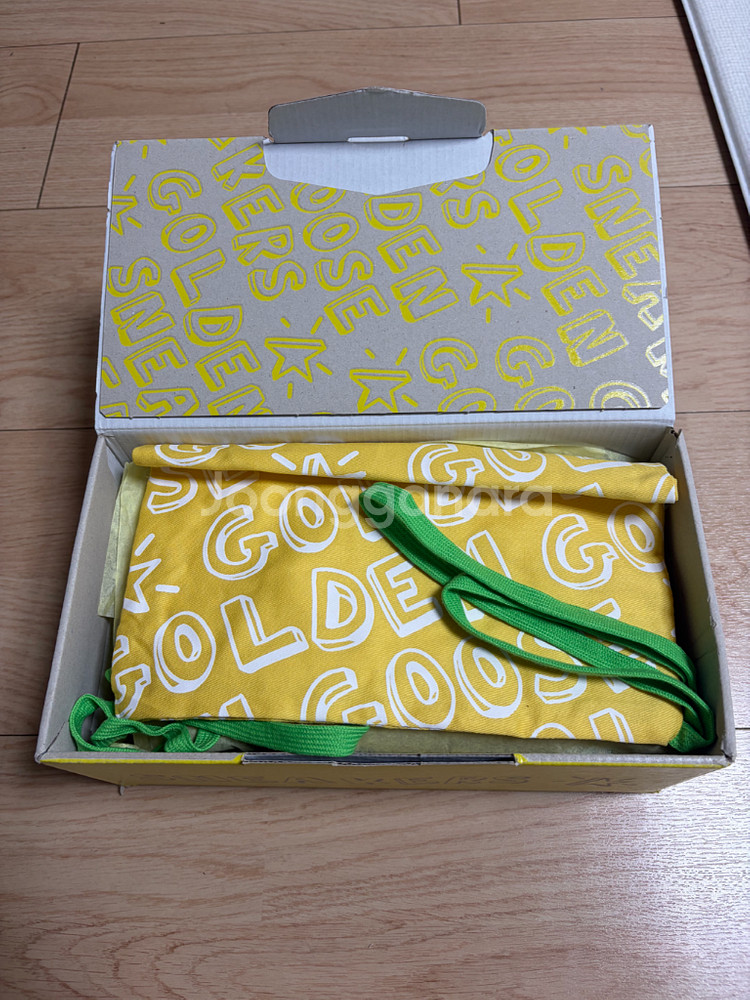 골든구스 키즈 슈퍼스타 30 , 32 사이즈 새상품 팔아요~--2