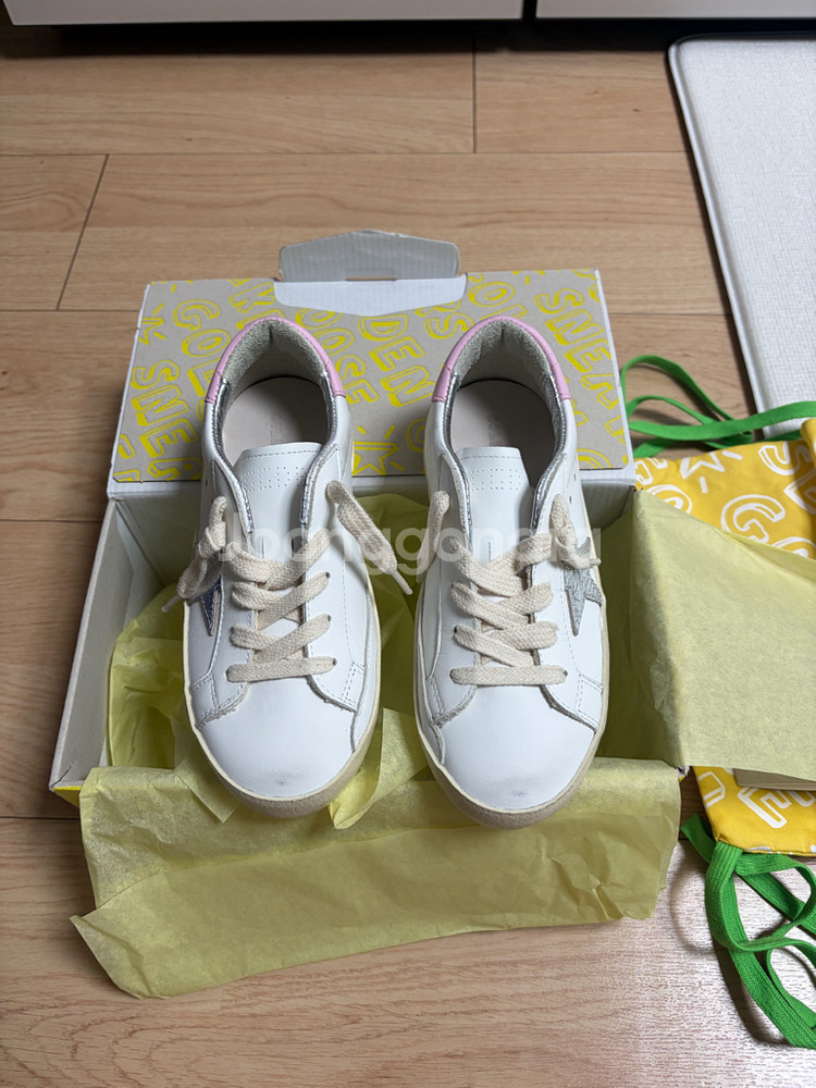 골든구스 키즈 슈퍼스타 30 , 32 사이즈 새상품 팔아요~--1