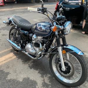 가와사키 w800 23년식 이미지