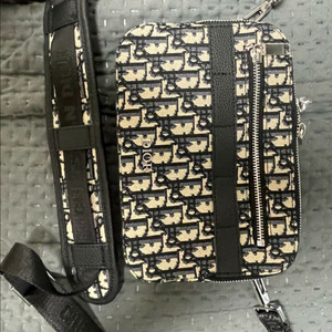 디올 오블리크 메신저백 s급 상태좋음