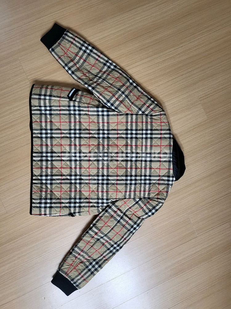 버버리 퀼팅 자켓 베이지 8y 남녀공용--1