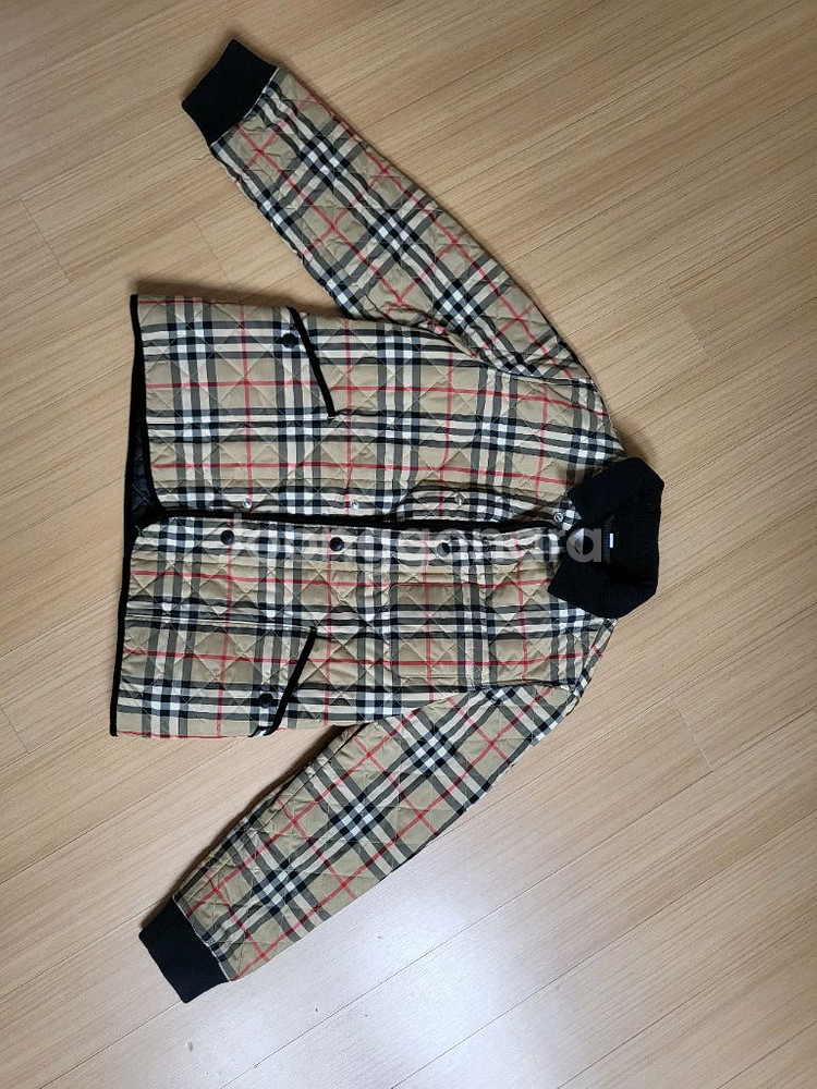 버버리 퀼팅 자켓 베이지 8y 남녀공용--0