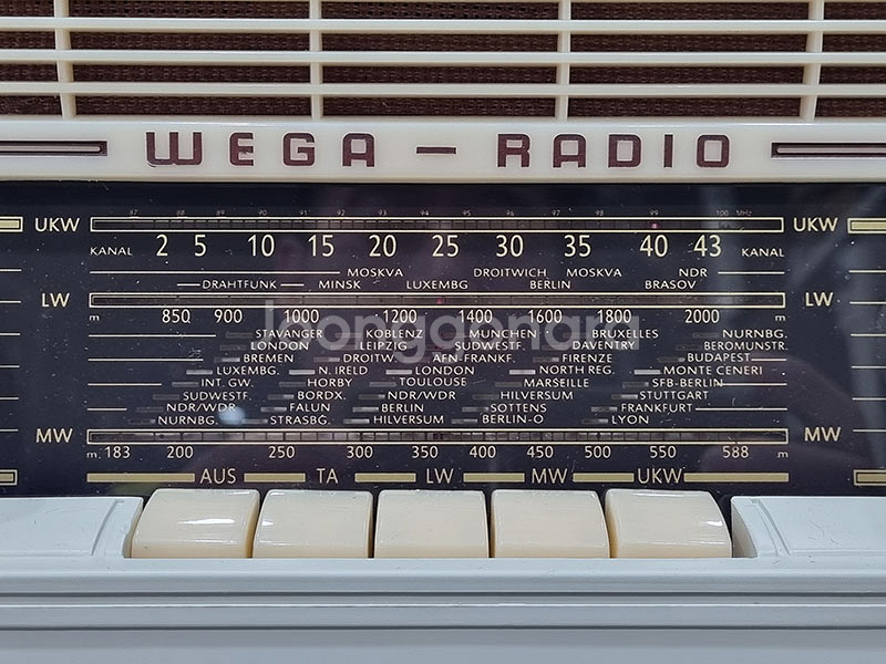 빈티지 진공관 WEGA AM/FM 리시버 라디오--2