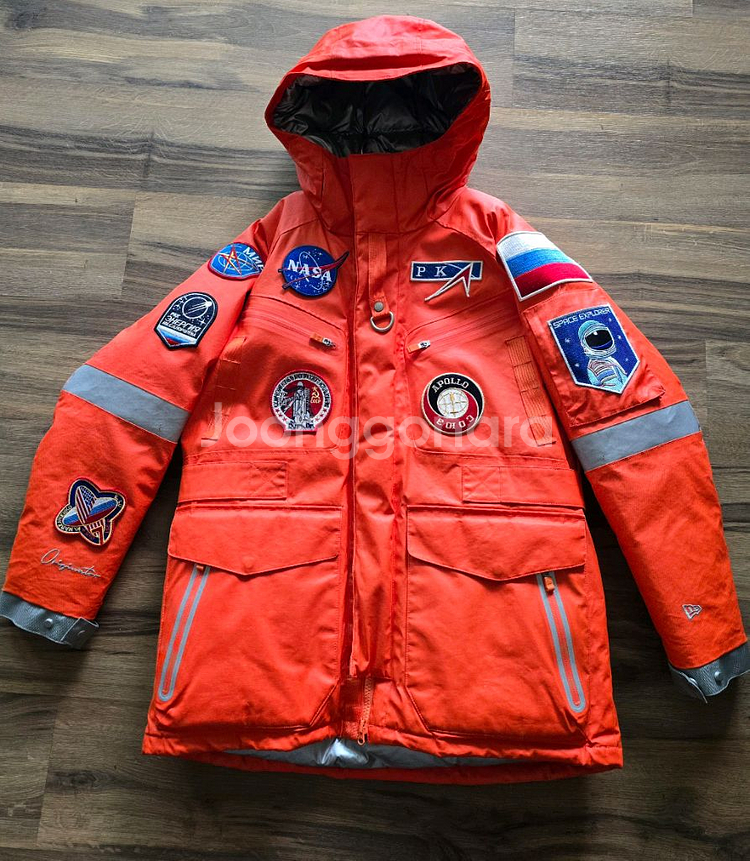 뉴에라 x ISA 우주정거장 기념 한정판 패딩 XL--0