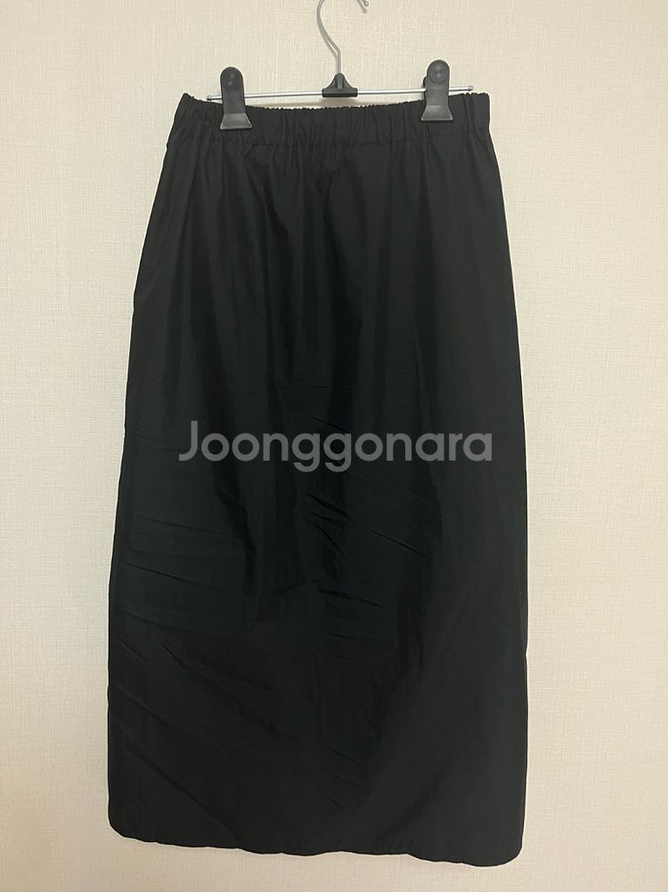 에잇세컨즈 검정 플리츠 스커트--4