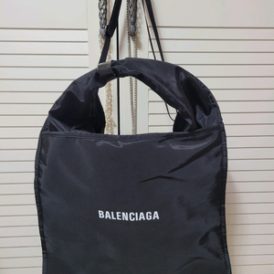 발렌시아가 레인백