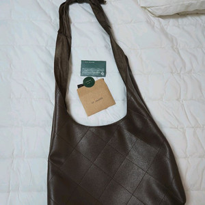 르아보네 카밀레 퀄팅 숄더백