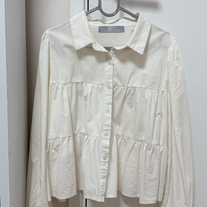 에잇세컨즈 플리츠 블라우스