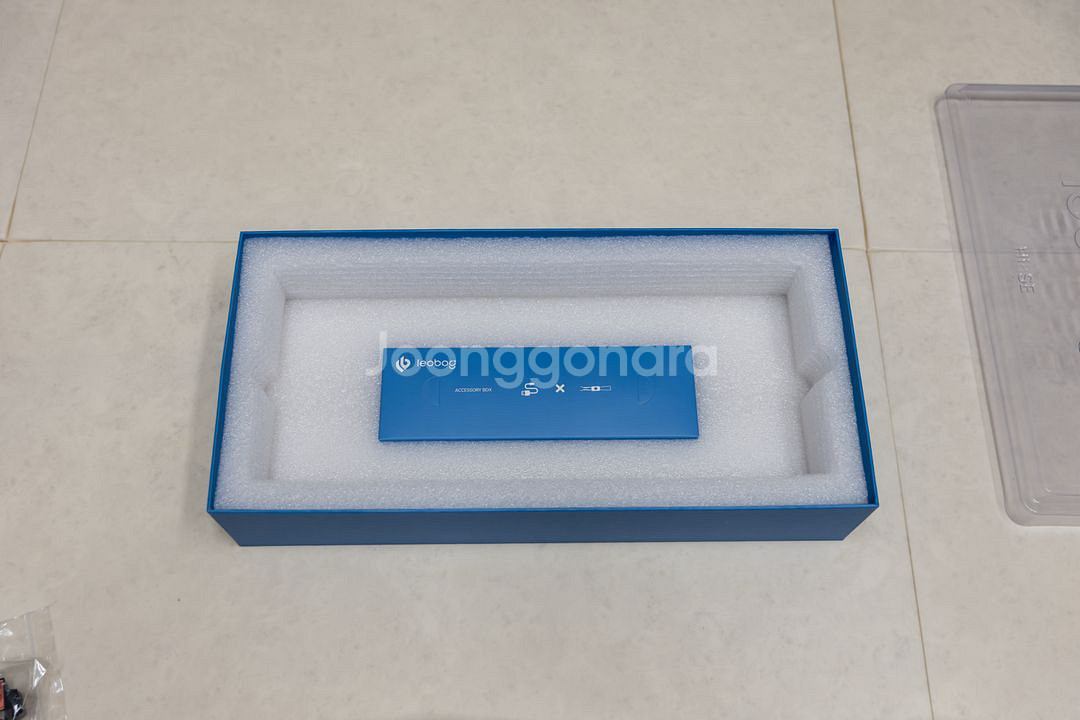 Leobog hi8se 알루미늄 기계식 키보드 세이야축 화이트 색상 정발버전 팔아요--3