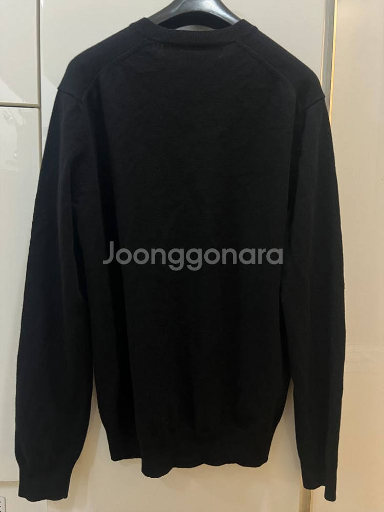 23fw 꼼데가르송 브이넥니트 XL (새상품)--1