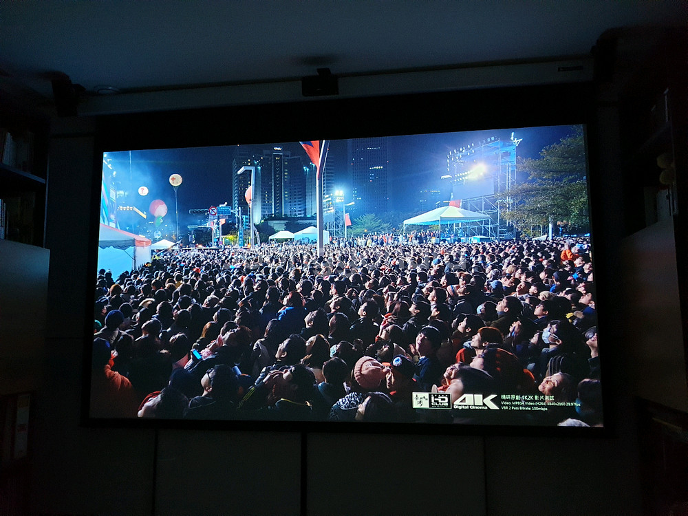 4K 프로젝터 + 16:9 120인치 홈사어터 잔동 스크린 세트--1