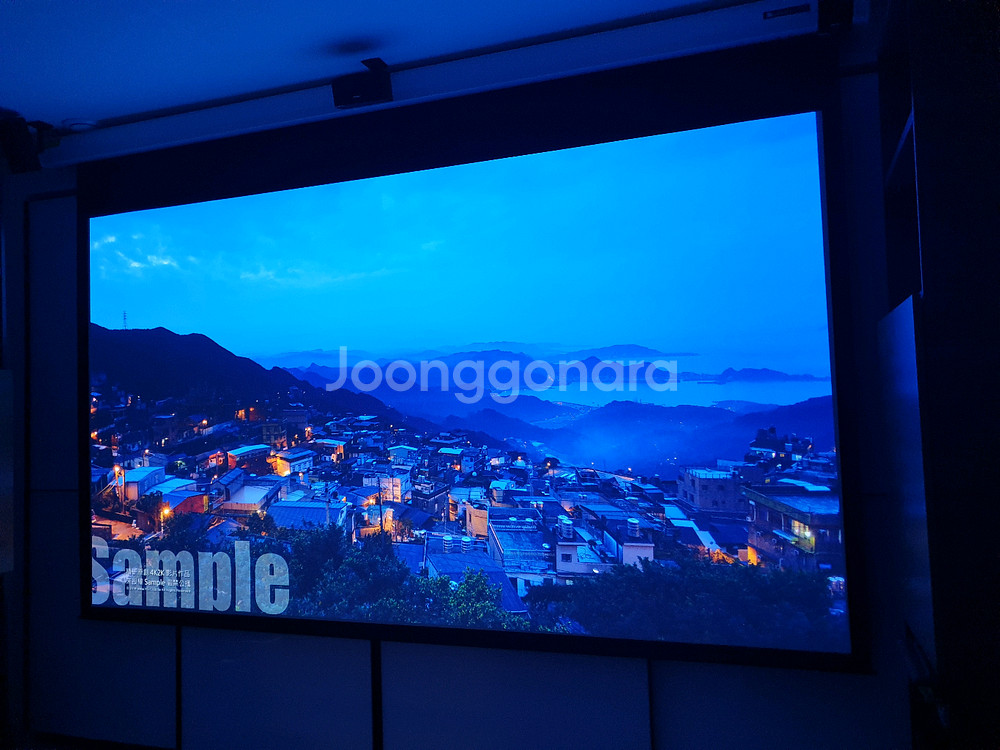 4K 프로젝터 + 16:9 120인치 홈사어터 잔동 스크린 세트--3