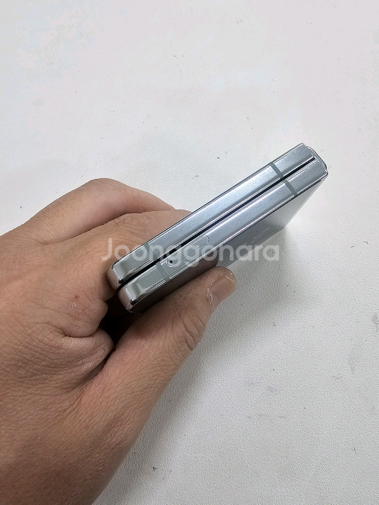 갤럭시 Z플립5 민트색 512GB입니다--3