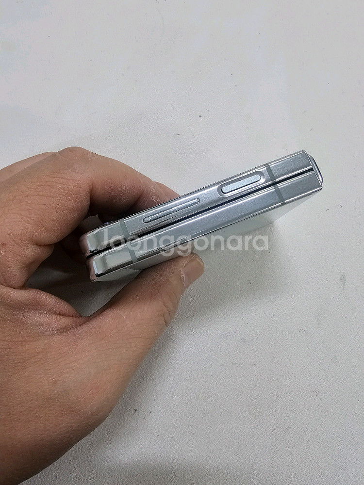 갤럭시 Z플립5 민트색 512GB입니다--6