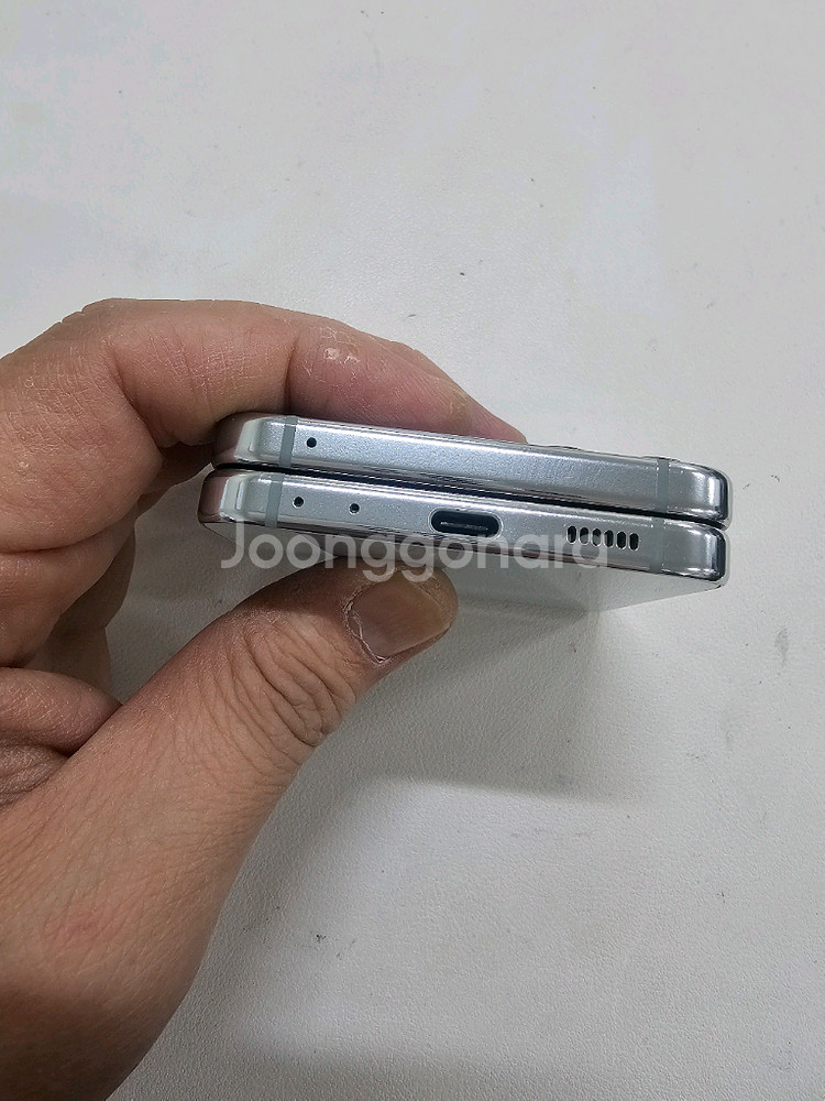 갤럭시 Z플립5 민트색 512GB입니다--7