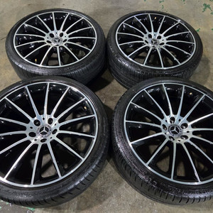 벤츠 W257 CLS 마차 20인치 정품 휠타이어 이미지