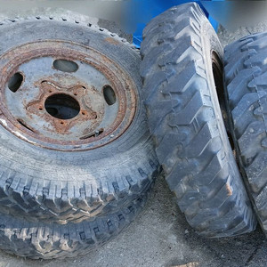 경운기 뒷타이어(봉고타이어) 이미지