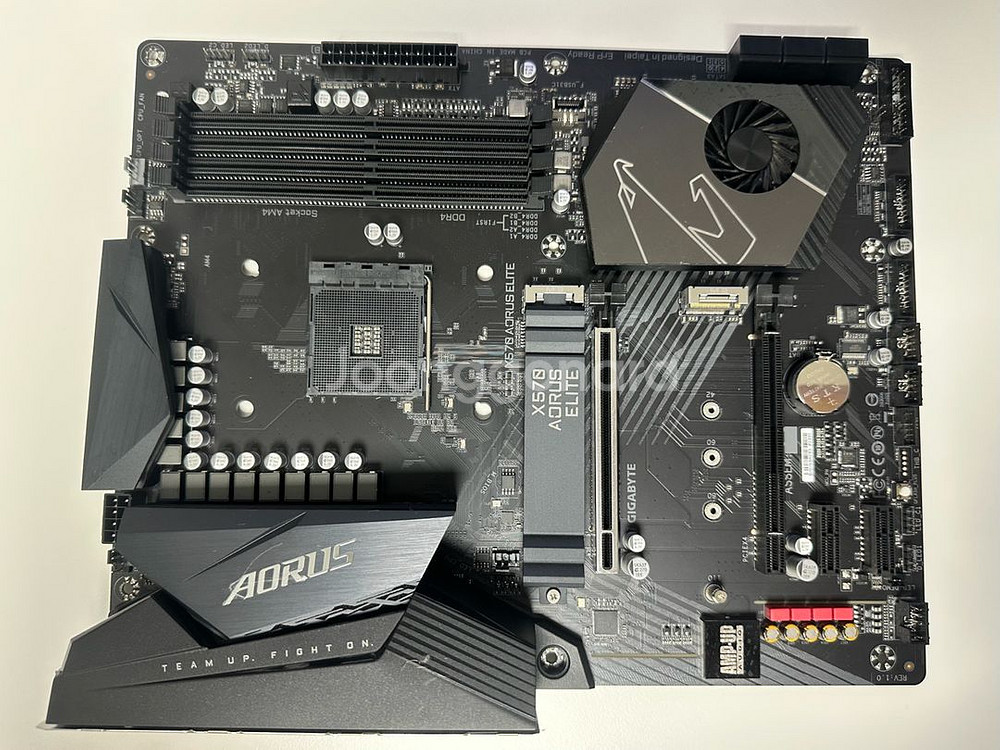 기가바이트 어로스 엘리트 x570 메인보드 mb--0