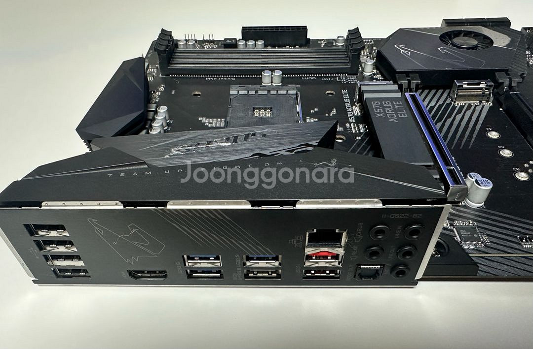 기가바이트 어로스 엘리트 x570 메인보드 mb--1